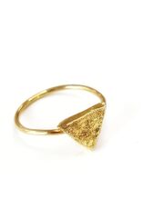 Dokulu Üçgen Yüzük