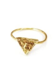 Dokulu Üçgen Yüzük