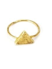 Dokulu Üçgen Yüzük