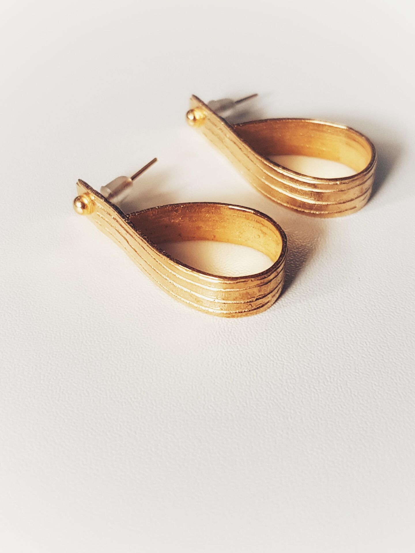 Çizgili Damla Bronz Küpe