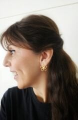 İnci Mineli Çiçek Bronz Küpe