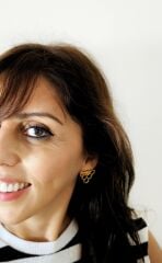 Dalgalı Delikli Üçgen Küpe