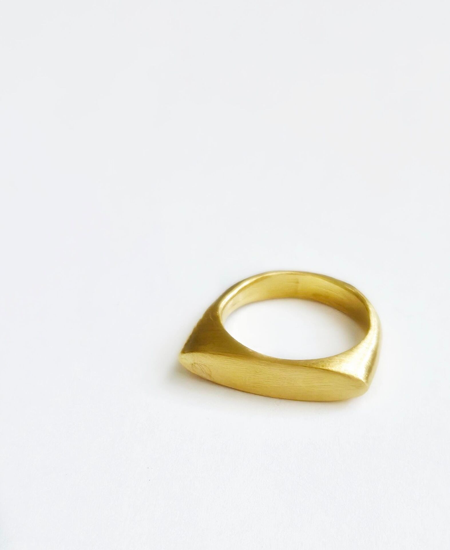 Üstü Düz Mekik Yüzük