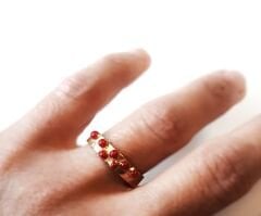 Kırmızı Benekli Bant Yüzük