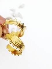 Noktalı Dalgalı Halka Küpe