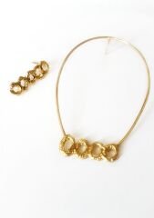 Asimetrik Dokulu Delikli Küpe