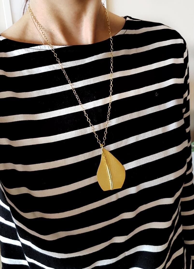 Stilize Yaprak Kolye