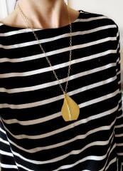 Stilize Yaprak Kolye