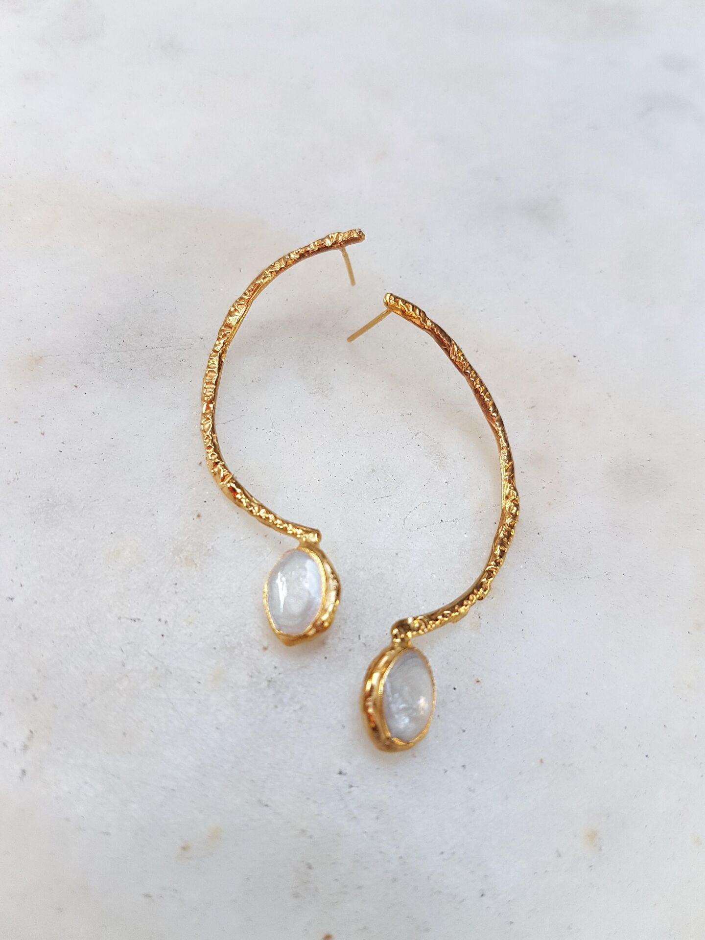 Oval Mineli Bronz Küpe