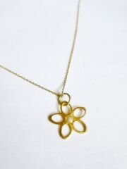 El Yapımı Altın Renk Çiçek Motifli Kadın Kolye