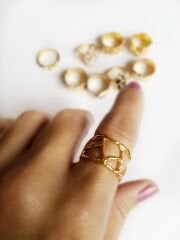 El Yapımı Altın Renk Organik Kafes Form Kadın Yüzük