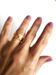 El Yapımı Altın Renk Organik Form Geniş Kadın Yüzük