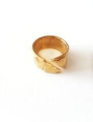 Altın Renk El Yapımı Ayrık Form Yüzük