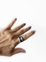 El Yapımı Oksitli Gümüş Renk Geniş Form Yüzük