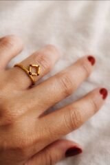 Bordo Nokta Detaylı Modern Tasarım Kadın Yüzük