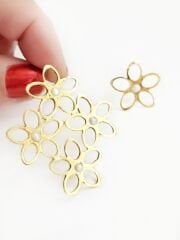 Çiçek Formlu El Yapımı Altın Renk Kadın Küpe